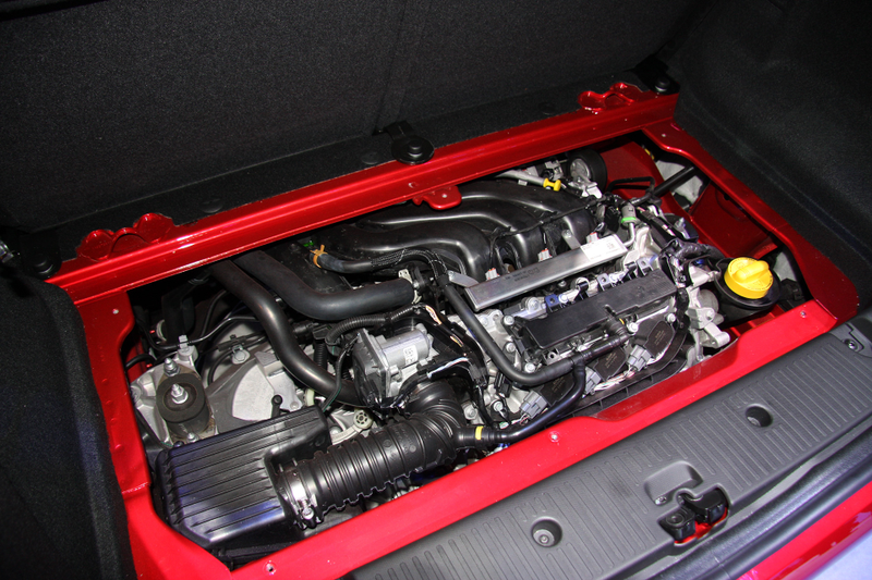 Illustration for article titled Yes, That's An Engine In The Hatch Of This Awesome French City Car